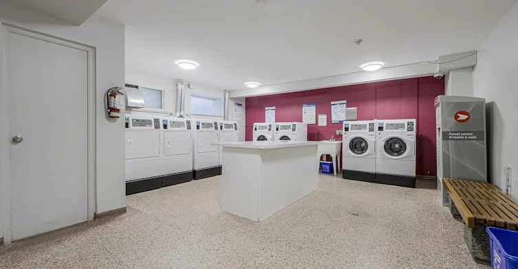 600 Kingston Road, Toronto, ON, M4E 1R1 - 9