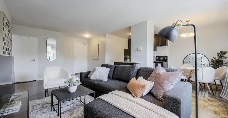 600 Kingston Road, Toronto, ON, M4E 1R1 - 3