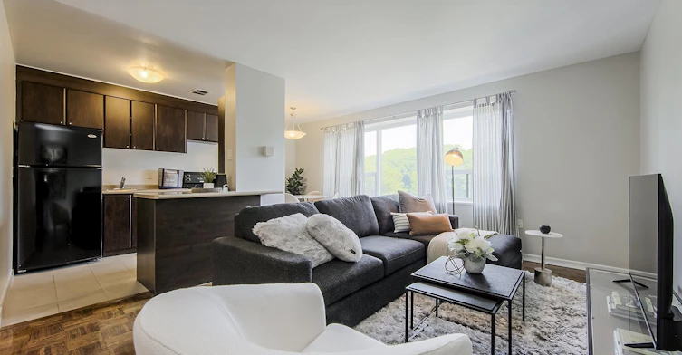 600 Kingston Road, Toronto, ON, M4E 1R1 - 4