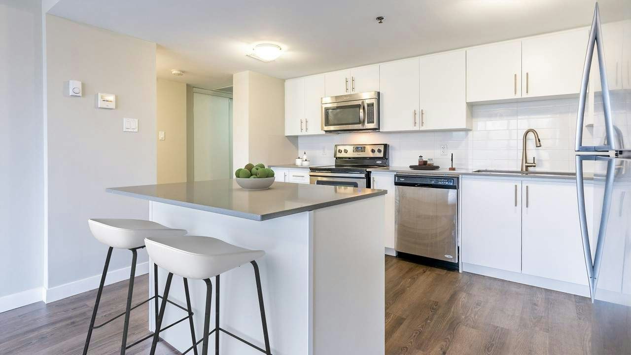 200 Shakespeare Drive, Waterloo, ON, N2L 6C1 - 2
