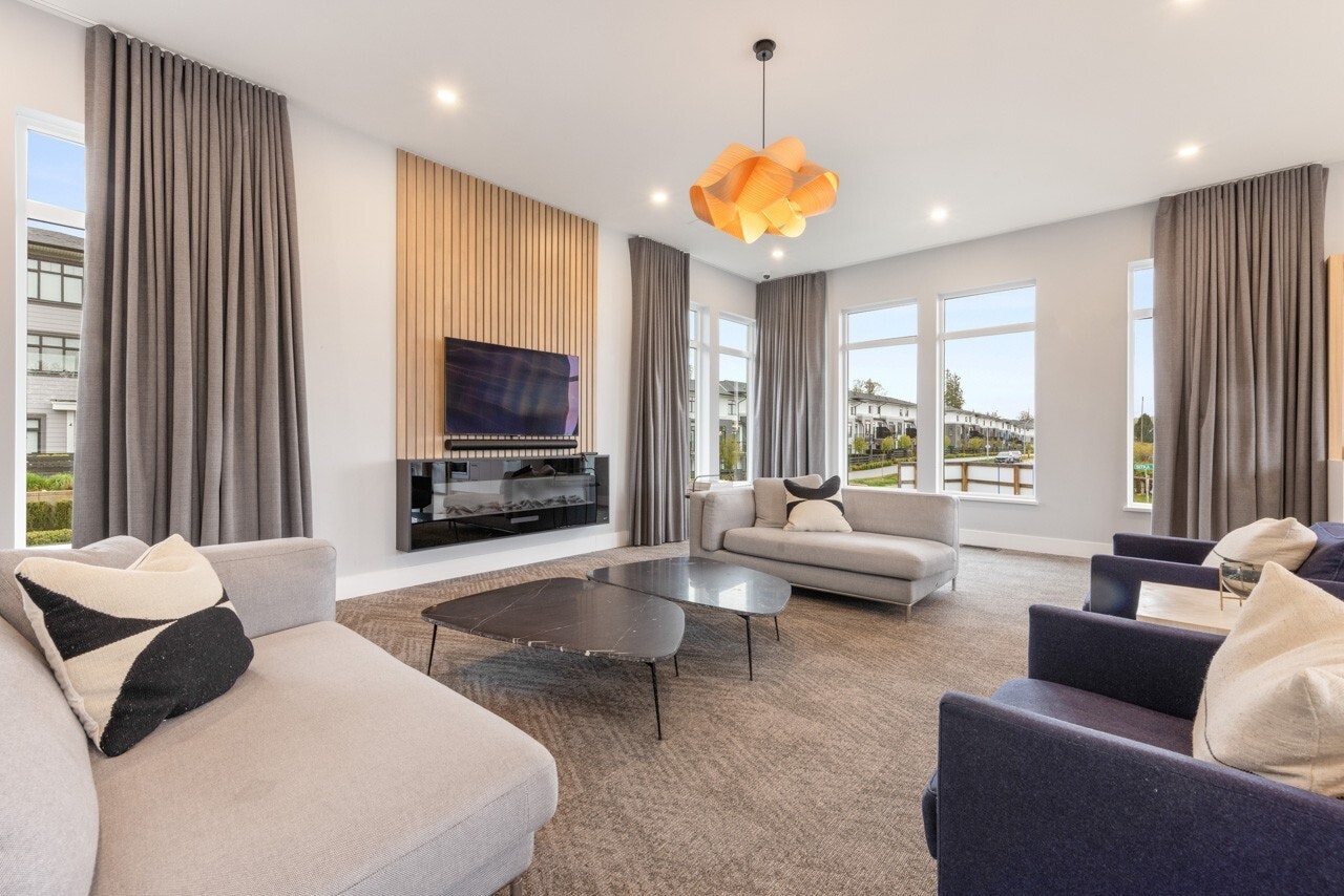 405-15215 Sitka Drive, Surrey, BC, V3S 0C1 - 3