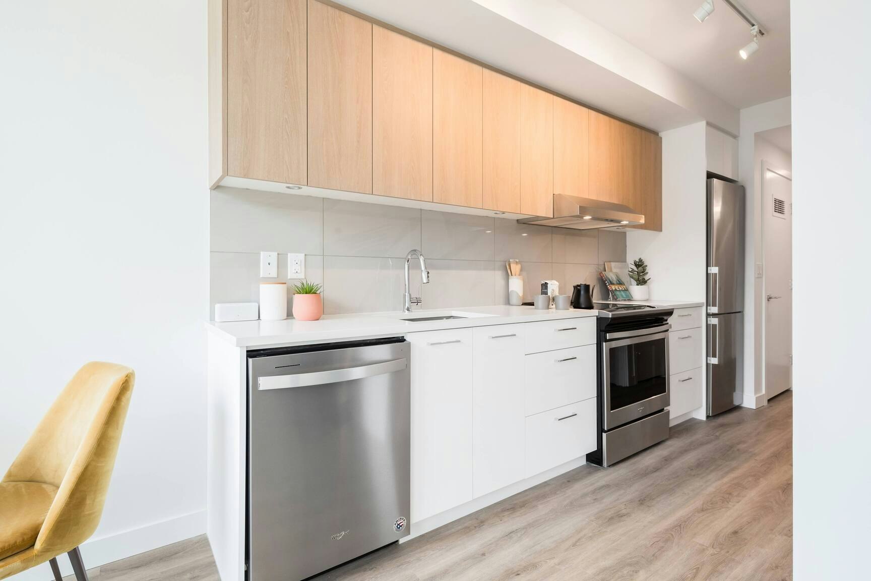 401-143 E 17th Street, North Vancouver, BC, V7L 0H4 - 16