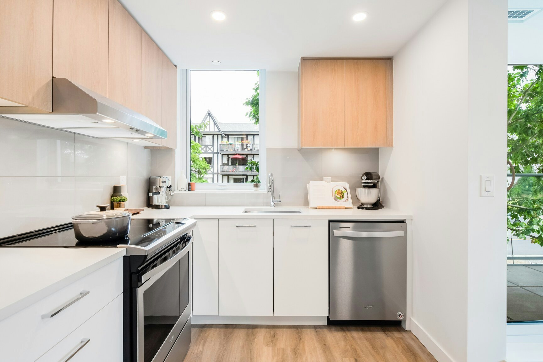 401-143 E 17th Street, North Vancouver, BC, V7L 0H4 - 13