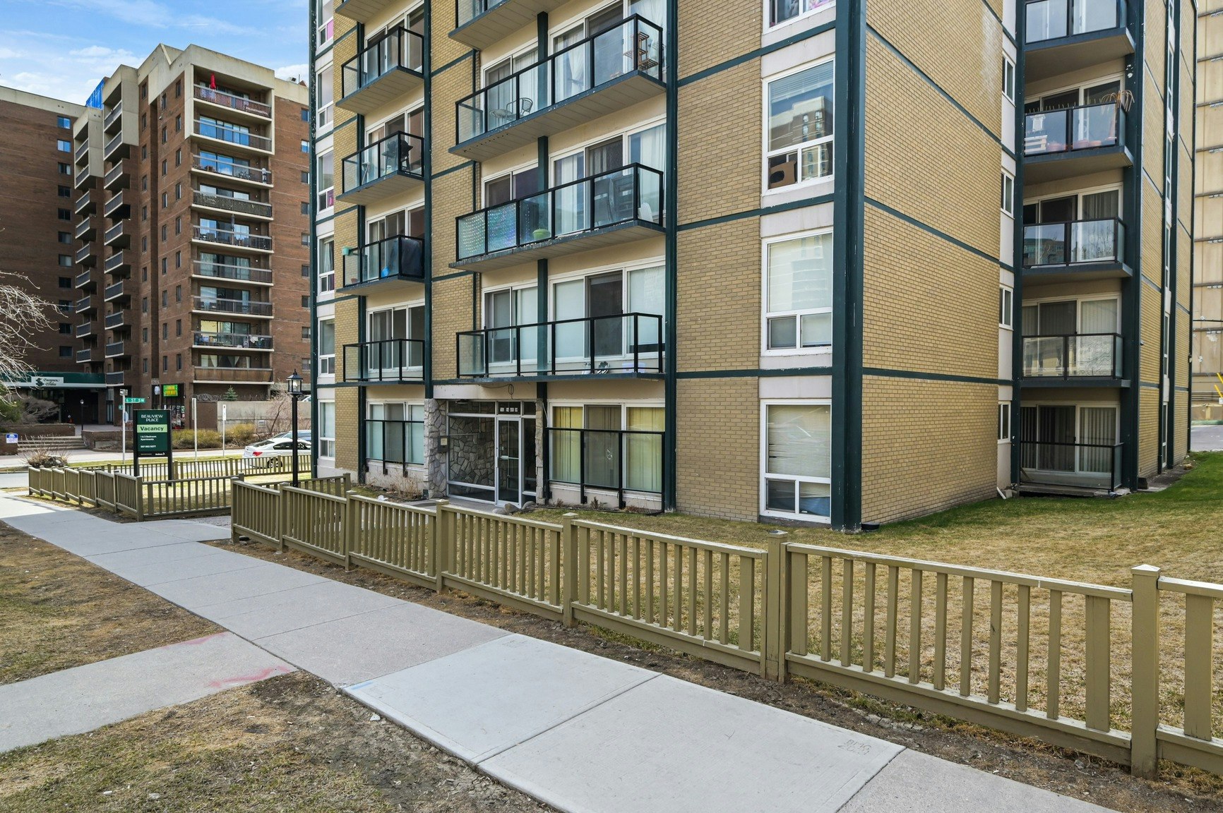 301-703 14th Avenue SW, Calgary, AB, T2R 0N2