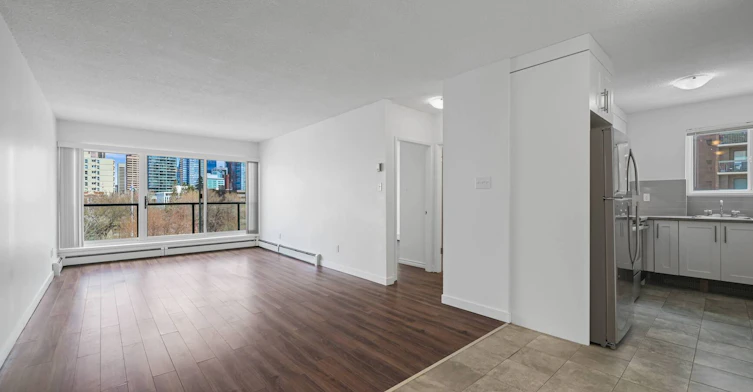 301-703 14th Avenue SW, Calgary, AB, T2R 0N2 - 4