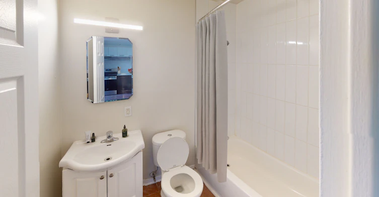 300-341 Flora Street, Ottawa, ON, K1R 5S2 - 5