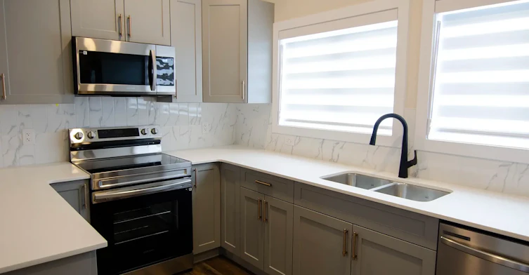 4607 32 Avenue, Beaumont, AB, T4X 0B7 - 9