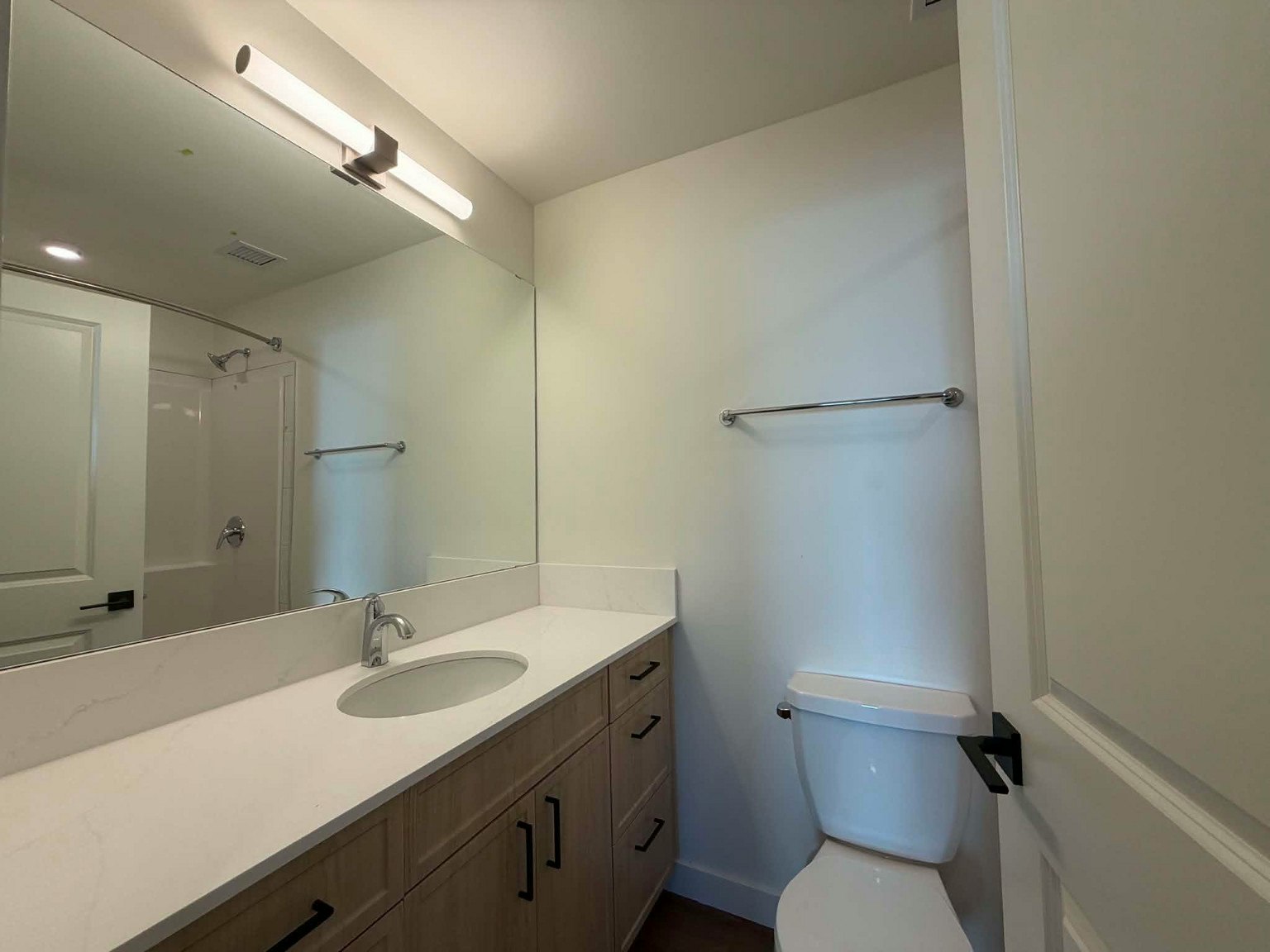 4701 32 Avenue, Beaumont, AB, T4X 0B7 - 7