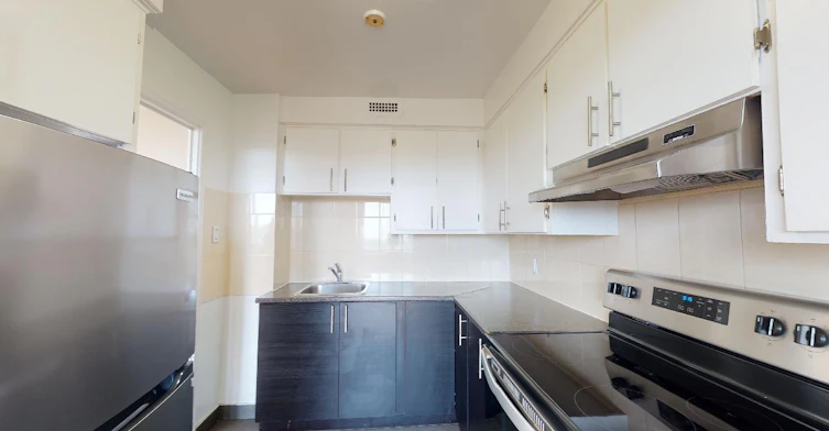5550 Trent Avenue, Côte-Saint-Luc, QC, H4W 1P3 - 2