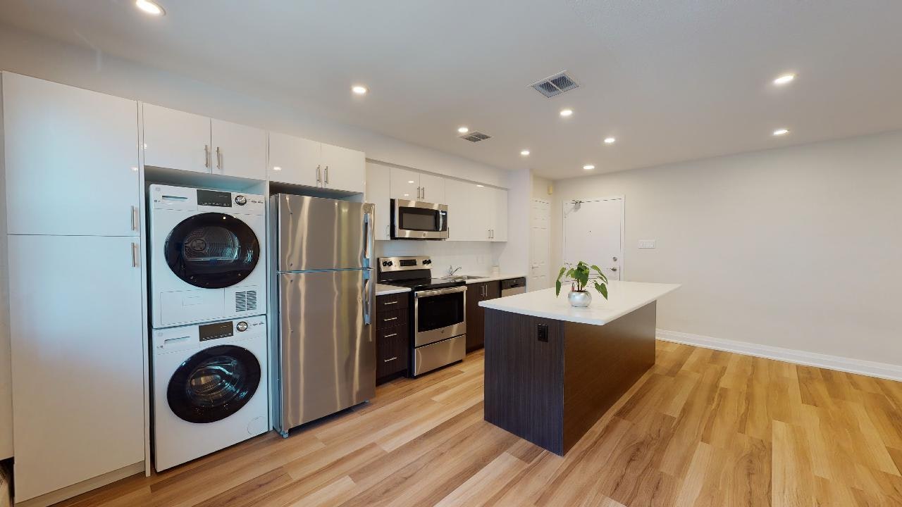 0402-14 Reid Drive, Mississauga, ON, L5M 2A7