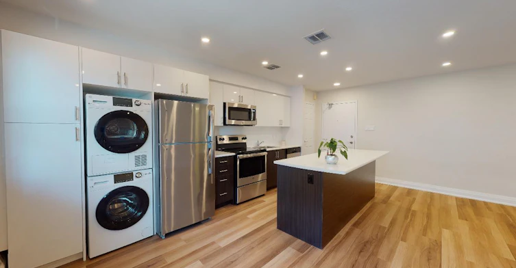 0402-14 Reid Drive, Mississauga, ON, L5M 2A7