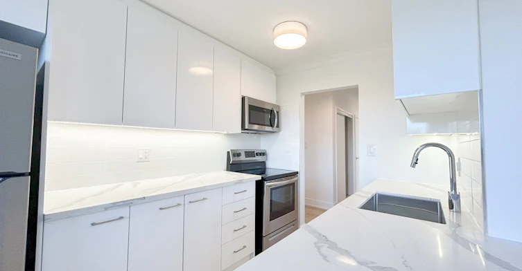 204-700 Ross Street, Burlington, ON, L7S 1S2