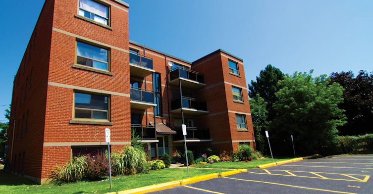 002-8 Grant, Hamilton, ON, L9H 4L4 - 8