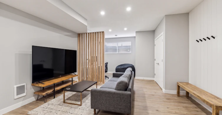Lower-7136 34 Avenue Northwest, Calgary, AB, T3B 1N3 - 3