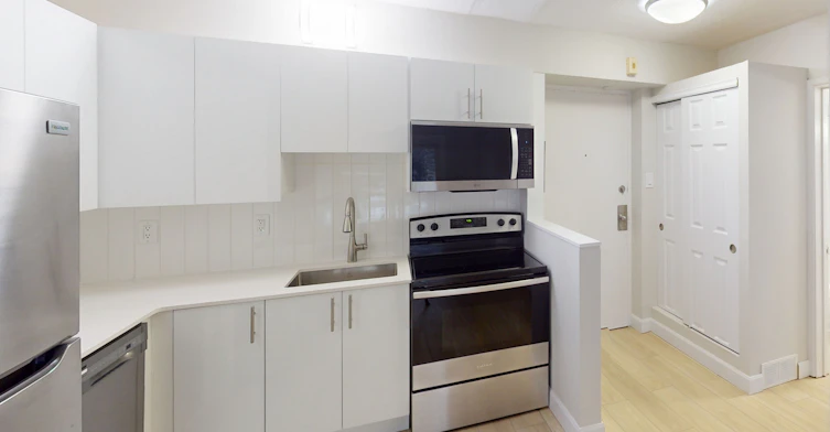 368Z-10-348 Zephyr Avenue, Ottawa, ON, K2B 5Z9 - 2