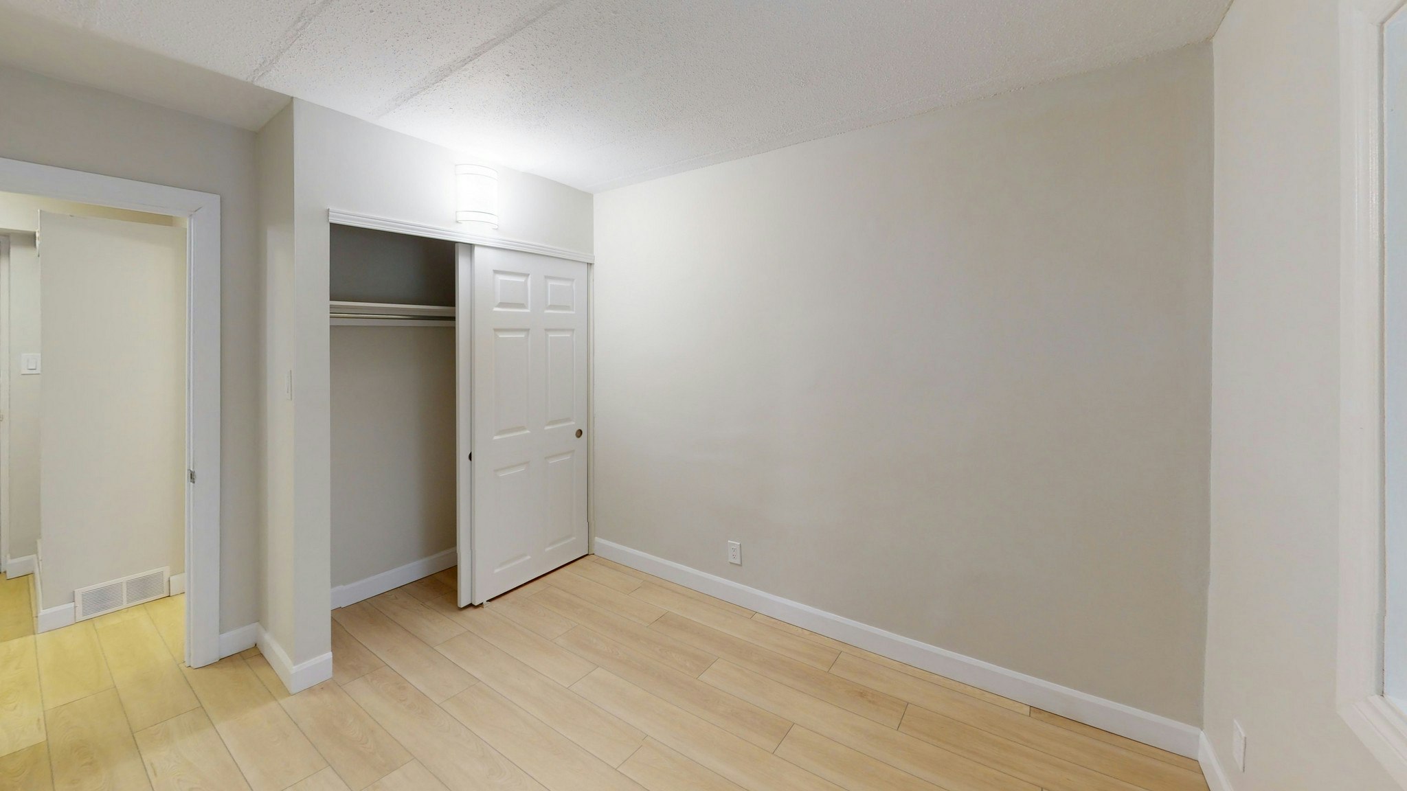 2750B-01-348 Zephyr Avenue, Ottawa, ON, K2B 5Z9 - 5