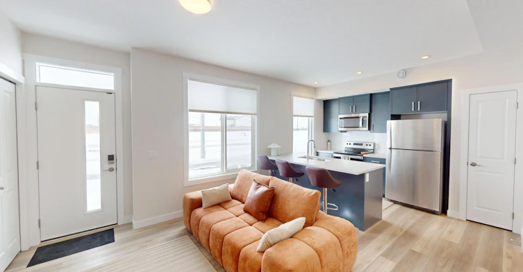 380 Seton Villas Se, Calgary, AB, T3M 3T8
