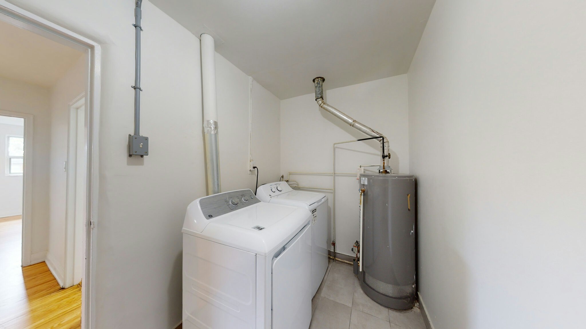 1259-11-1275 Brant St, Burlington, ON, L7P 1X7 - 2