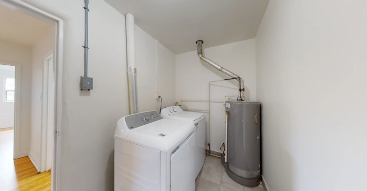 1259-11-1275 Brant St, Burlington, ON, L7P 1X7 - 2