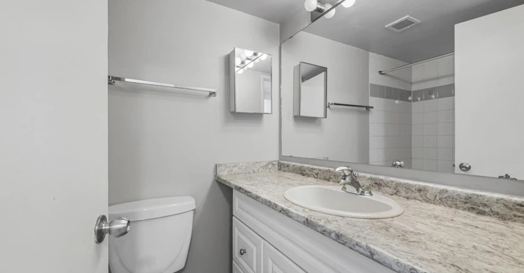 205-725 12 Avenue SW, Calgary, AB, T2R 0H9 - 8