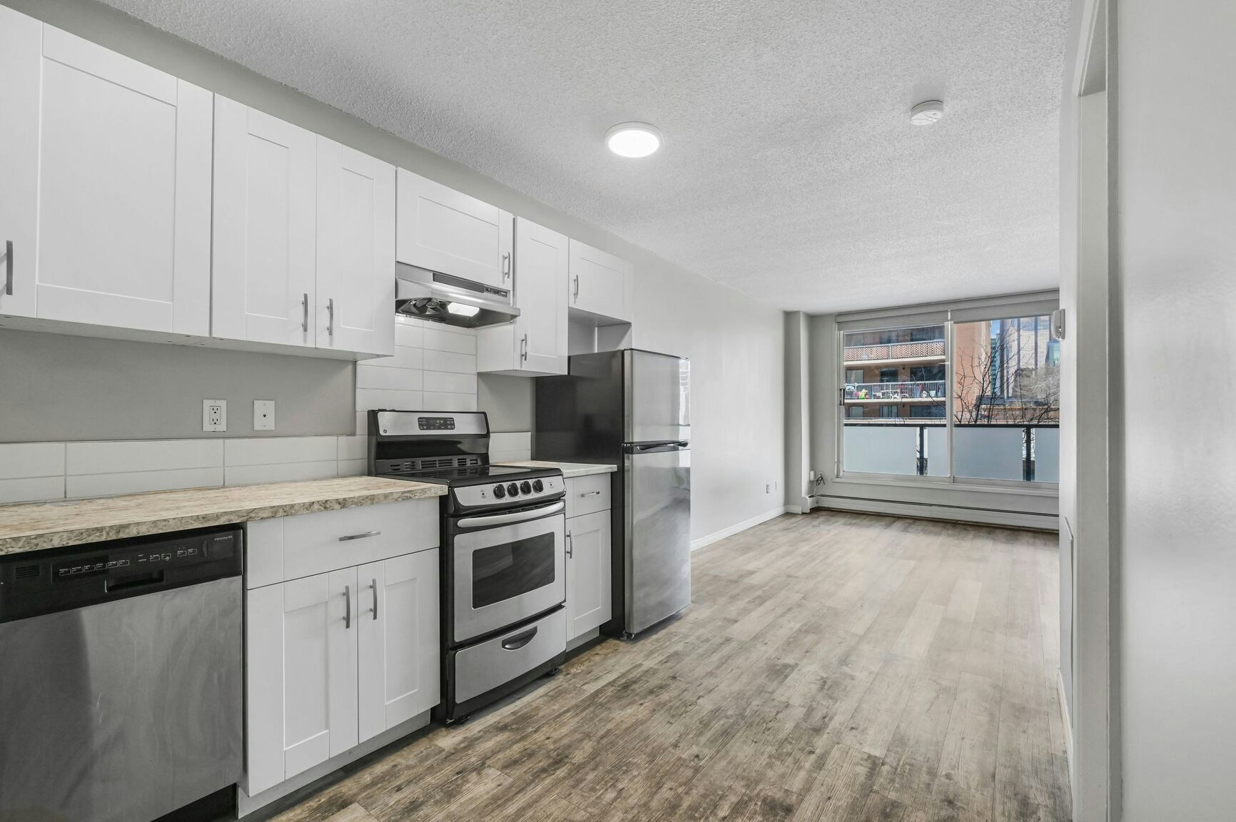 205-725 12 Avenue SW, Calgary, AB, T2R 0H9 - 4