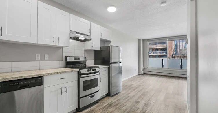 205-725 12 Avenue SW, Calgary, AB, T2R 0H9 - 4
