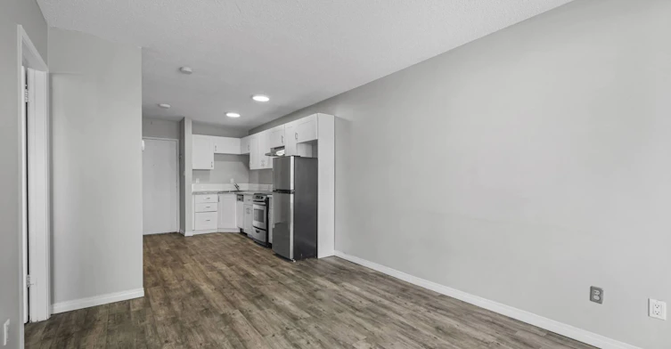 205-725 12 Avenue SW, Calgary, AB, T2R 0H9 - 10