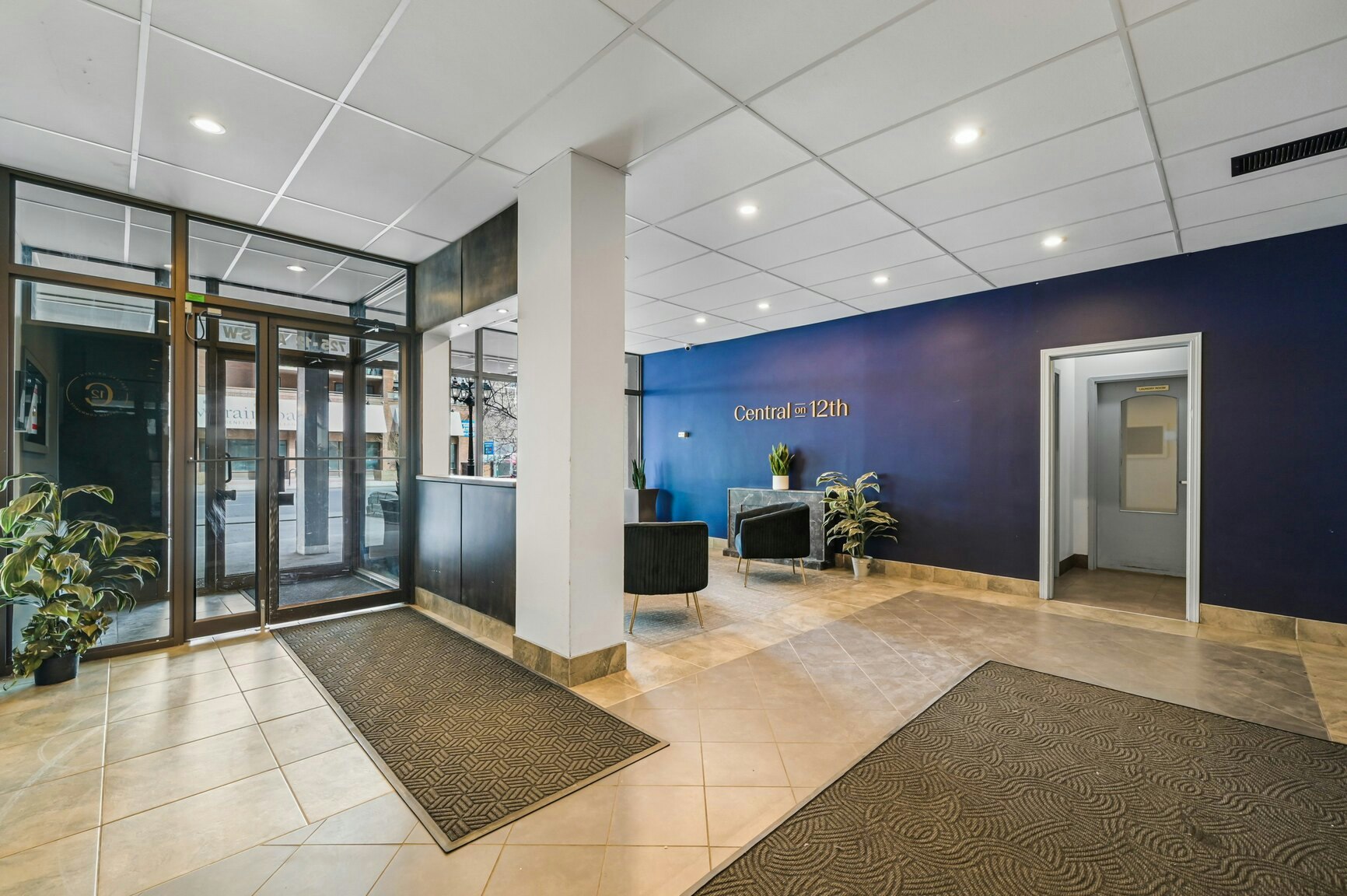 205-725 12 Avenue SW, Calgary, AB, T2R 0H9