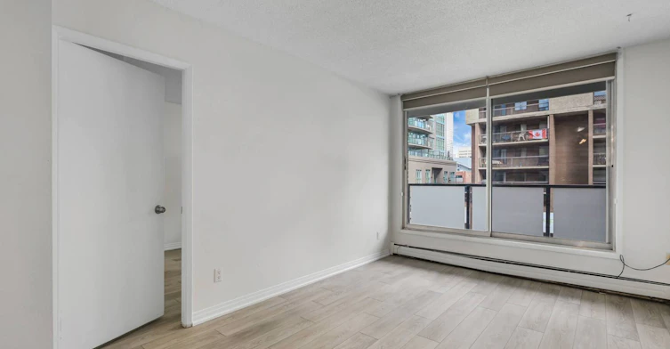 205-725 12 Avenue SW, Calgary, AB, T2R 0H9 - 16