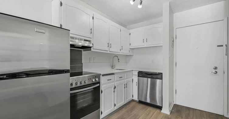 205-725 12 Avenue SW, Calgary, AB, T2R 0H9 - 14