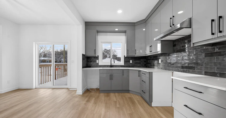 8600 121 Avenue Northwest, Edmonton, AB, T5B 0Z3 - 6