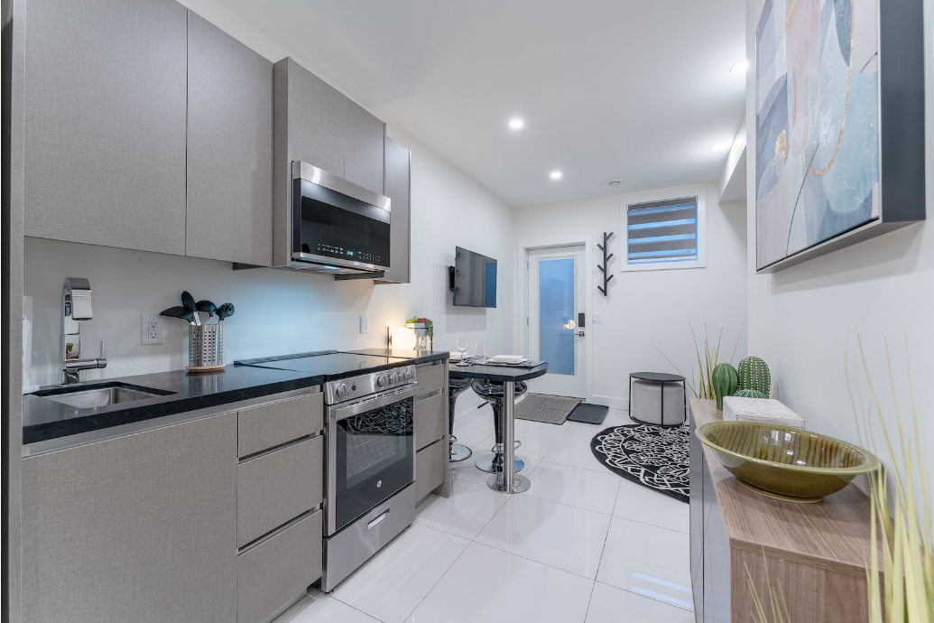 B-4  Street Northeast, Calgary, AB, T2E 3T5 - 5