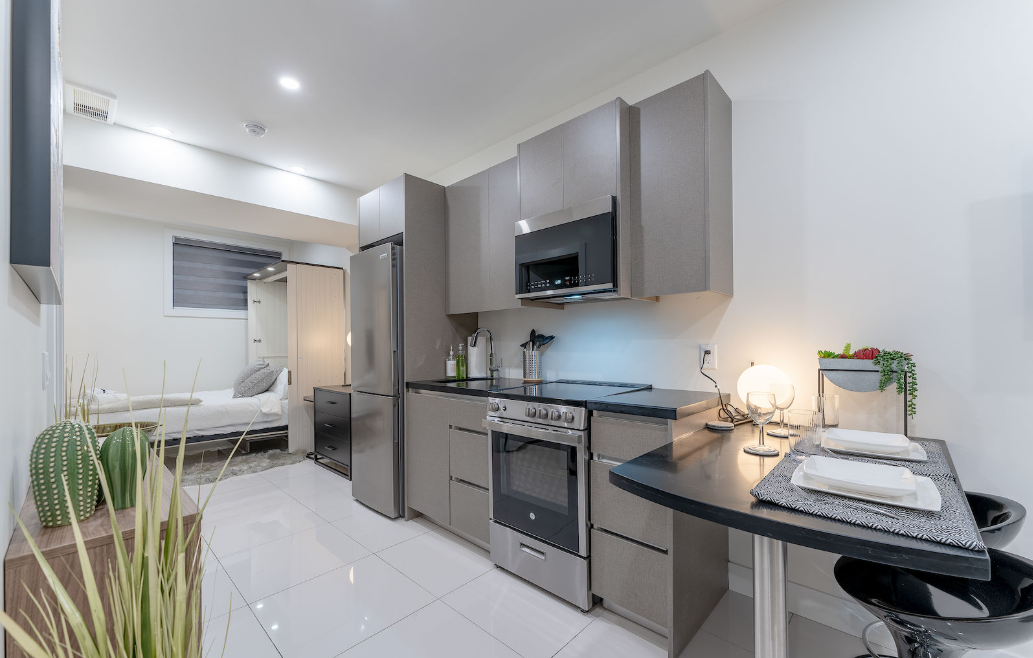 B-4  Street Northeast, Calgary, AB, T2E 3T5 - 9