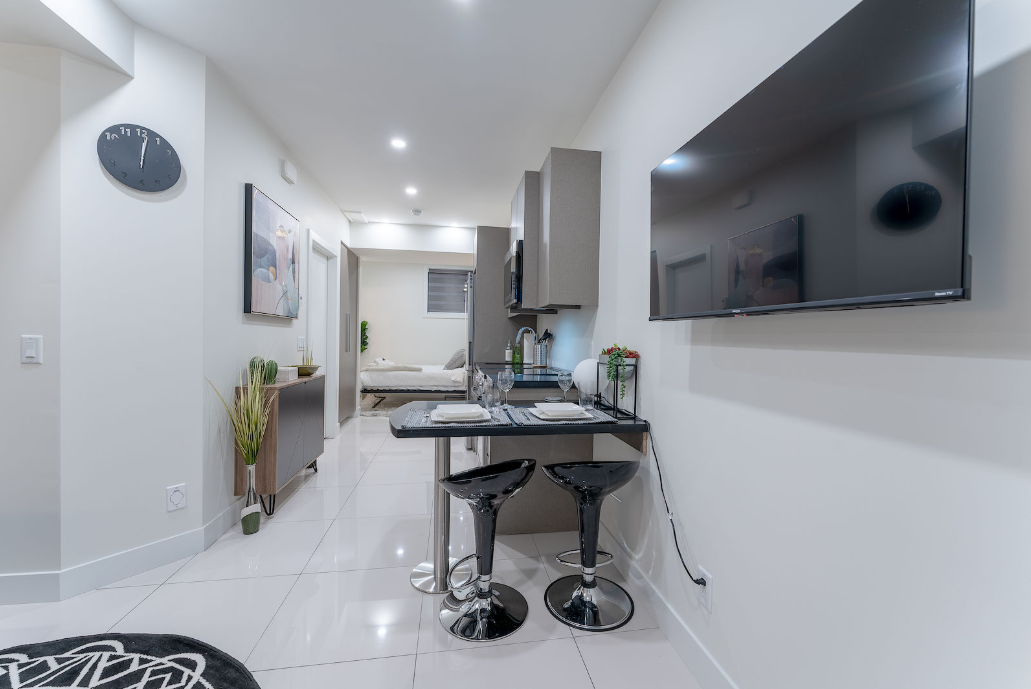 B-4  Street Northeast, Calgary, AB, T2E 3T5 - 6