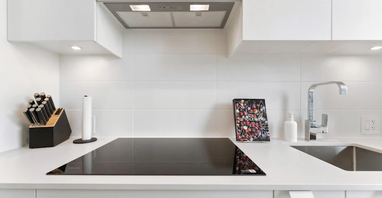 607-277 West 42nd Avenue, Vancouver, BC, V5Y 2T2 - 4