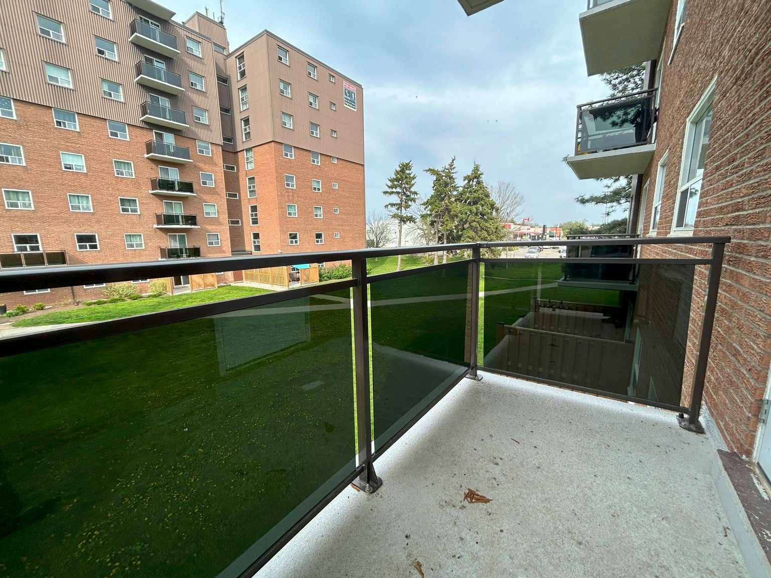 802-3 Slessor Boulevard, Grimsby, ON, L3M 3T2 - 8