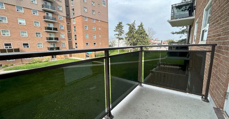 213-3 Slessor Boulevard, Grimsby, ON, L3M 3T2 - 8