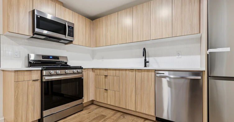 10306 138 Street Northwest, Edmonton, AB, T5N 3W5 - 8