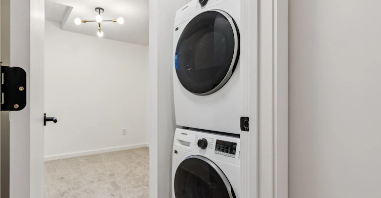 10306 138 Street Northwest, Edmonton, AB, T5N 3W5 - 5