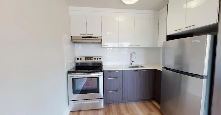 PH1-3474 Hutchison, Montréal, QC, H2X 2G7 - 3