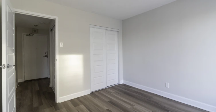 1004-3474 Hutchison, Montréal, QC, H2X 2G7 - 5