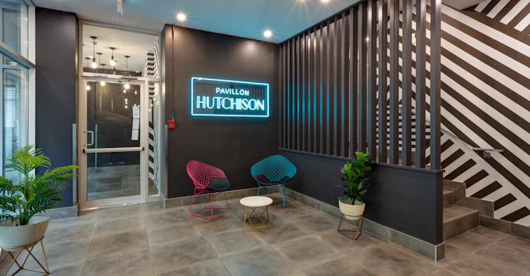 PH4-3474 Hutchison, Montréal, QC, H2X 2G7 - 2