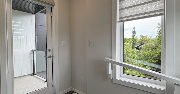 102-815 17 Avenue Northwest, Calgary, AB, T2M 0P1 - 17