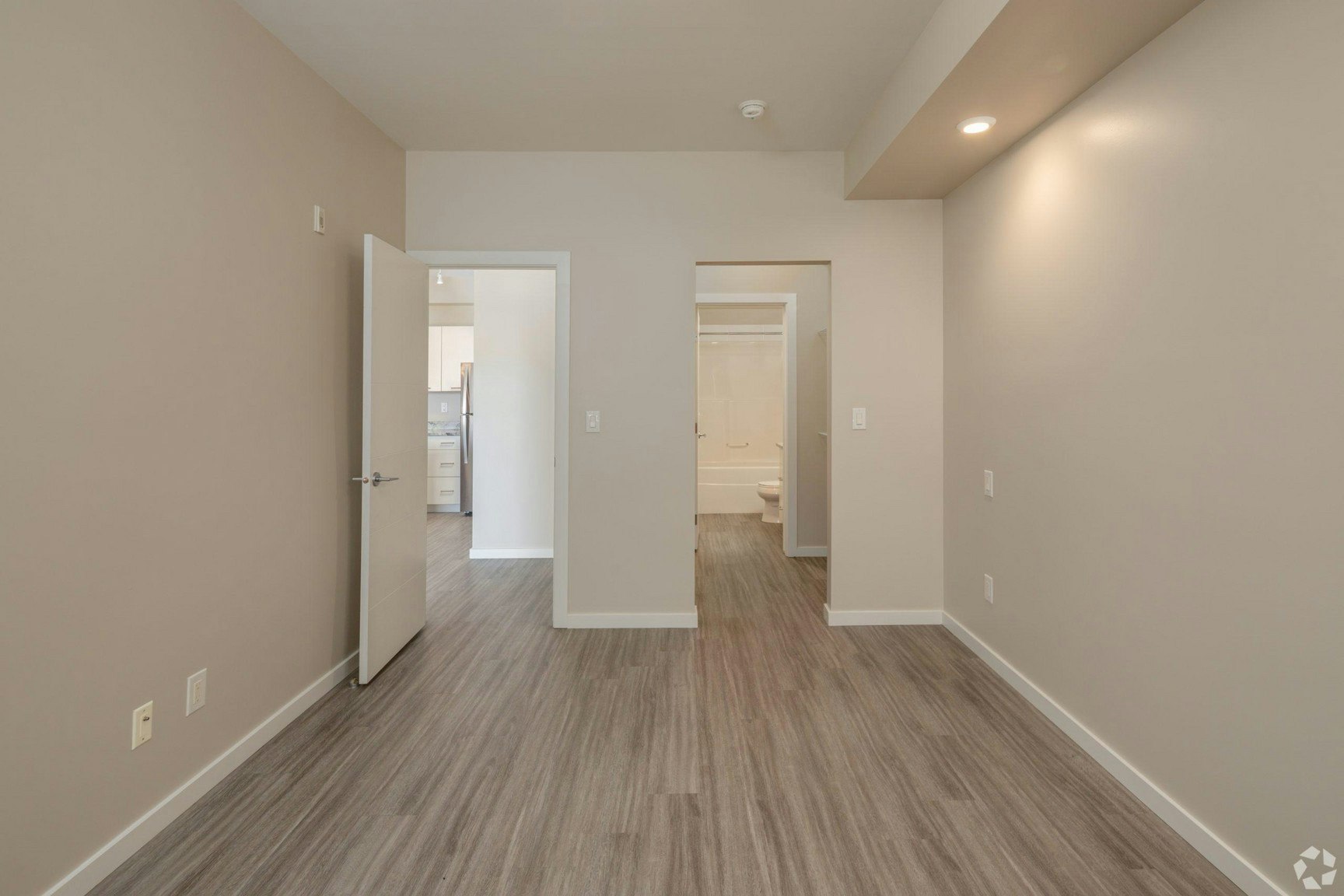 216-235 Willis Crescent, Saskatoon, SK, S7T 0W7 - 5