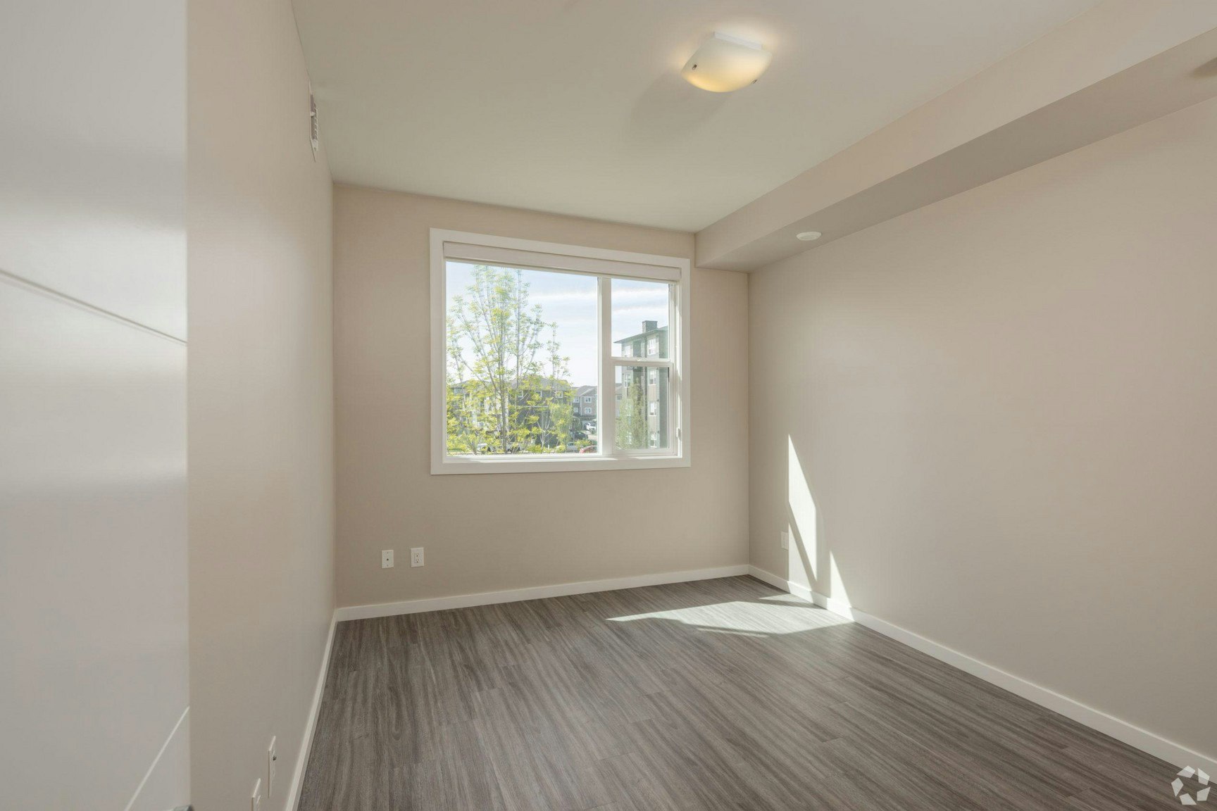 216-235 Willis Crescent, Saskatoon, SK, S7T 0W7 - 3