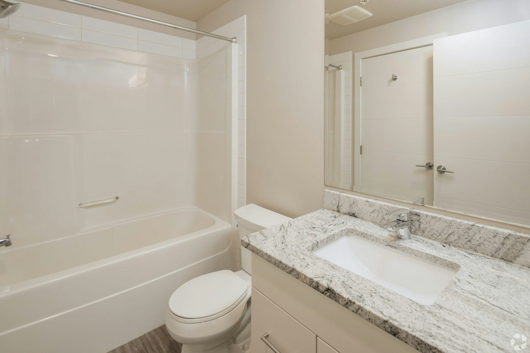 216-235 Willis Crescent, Saskatoon, SK, S7T 0W7 - 4
