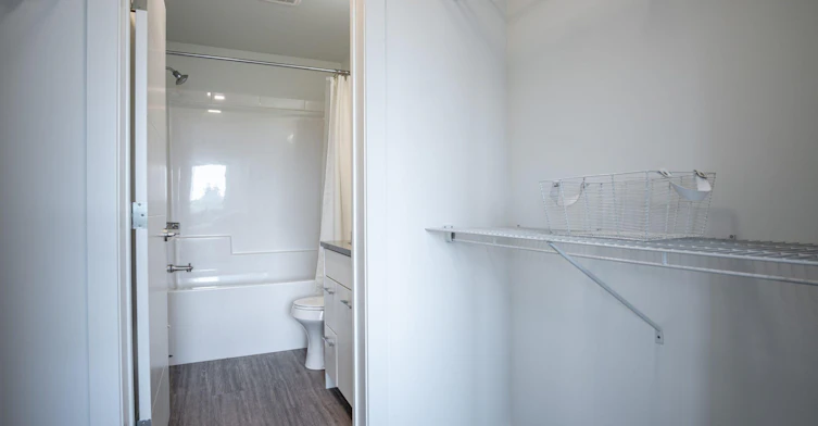 241 Willis Crescent, Saskatoon, SK, S7T 0Y1 - 8