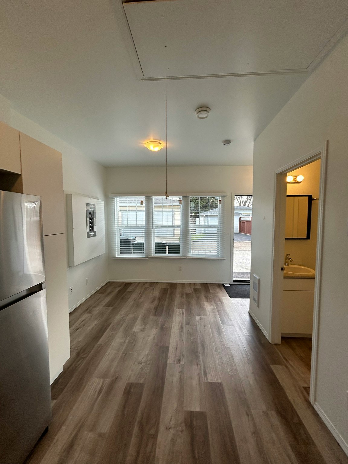 11945 G -11947 56 Street Northwest, Edmonton, AB, T5W 3S8 - 6