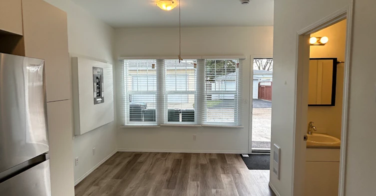 11945 G -11947 56 Street Northwest, Edmonton, AB, T5W 3S8 - 6