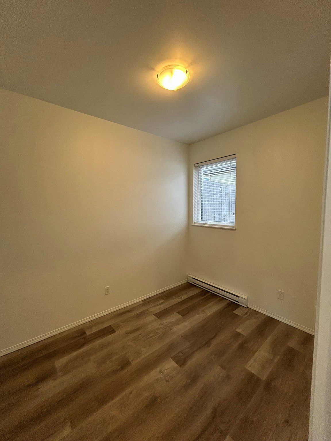 11945 G -11947 56 Street Northwest, Edmonton, AB, T5W 3S8 - 9